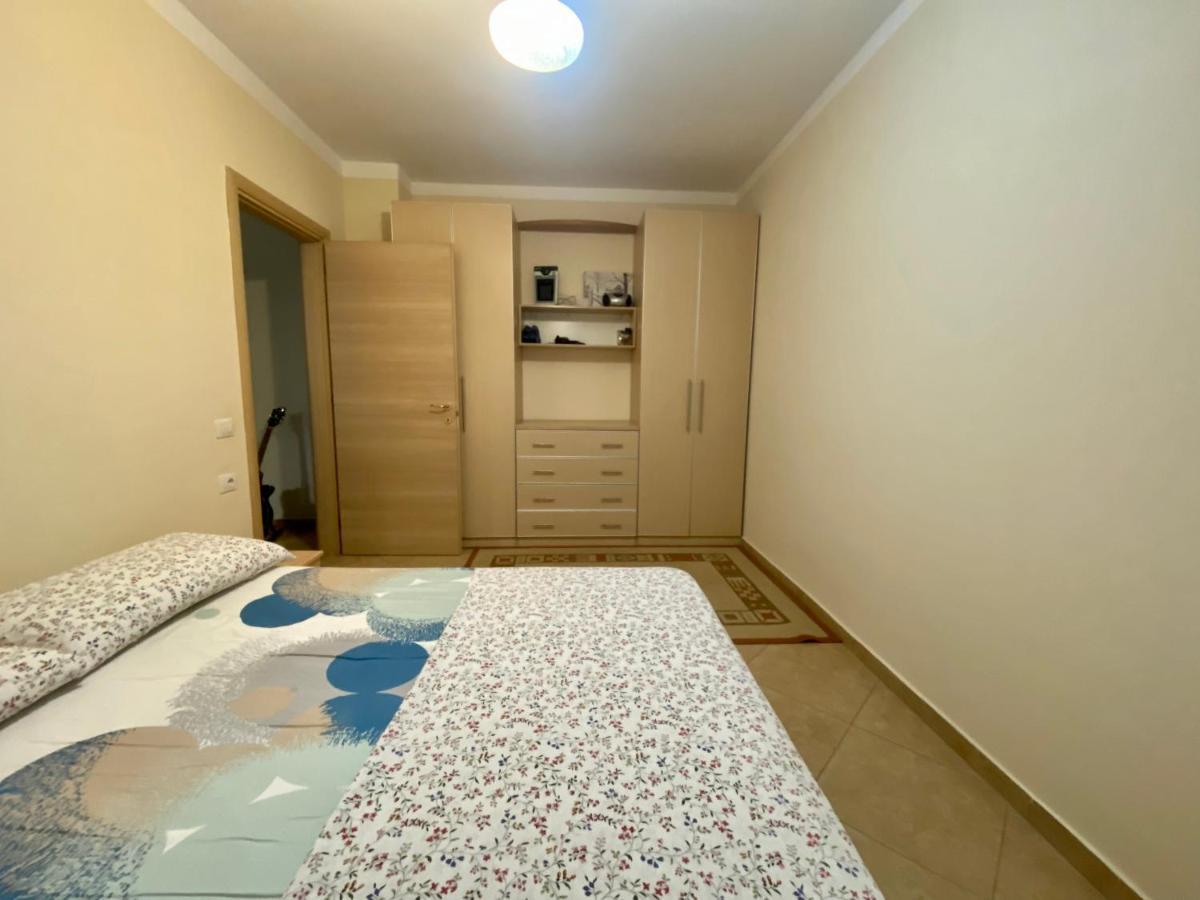 Leilighet Cozy Center Tiranë